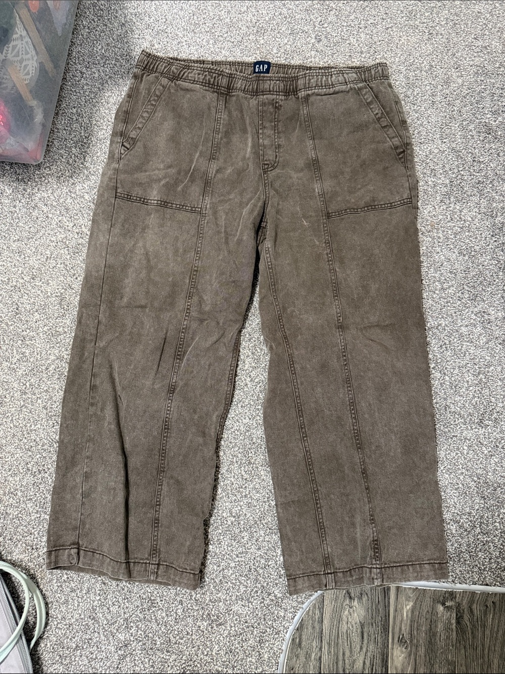 GAP Women's Olive Cargo Jeans